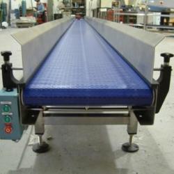 Horizontal flat modular belt conveyor
