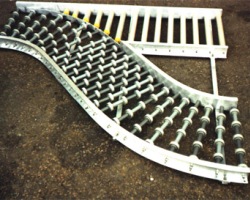 Skate wheel conveyor