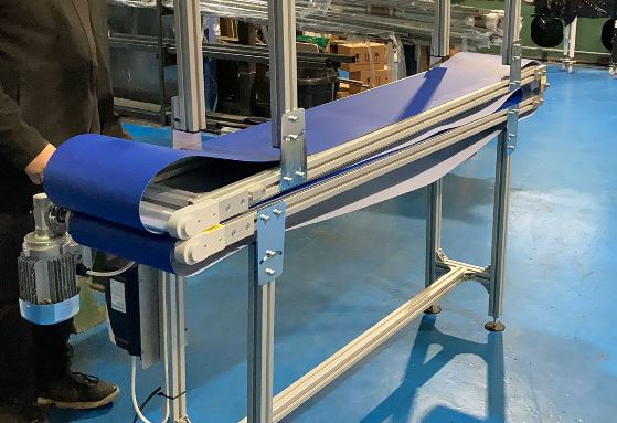 Bi-Folding Conveyor