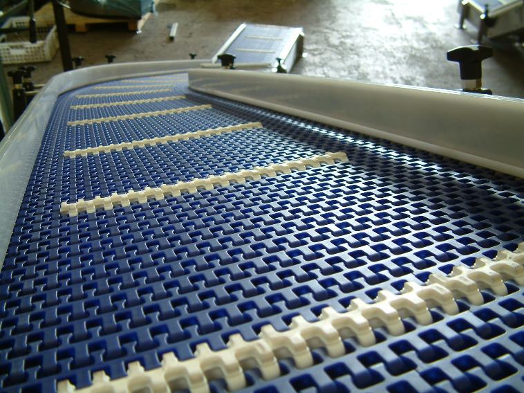 Incline Conveyor with Grip flights