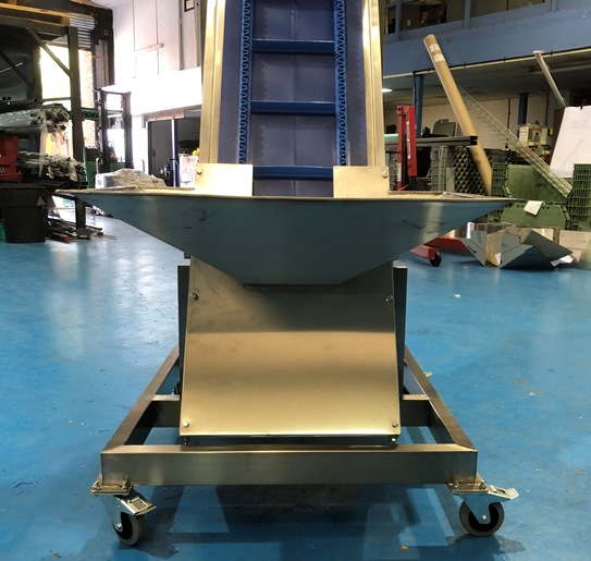 Conveyor with Hopper