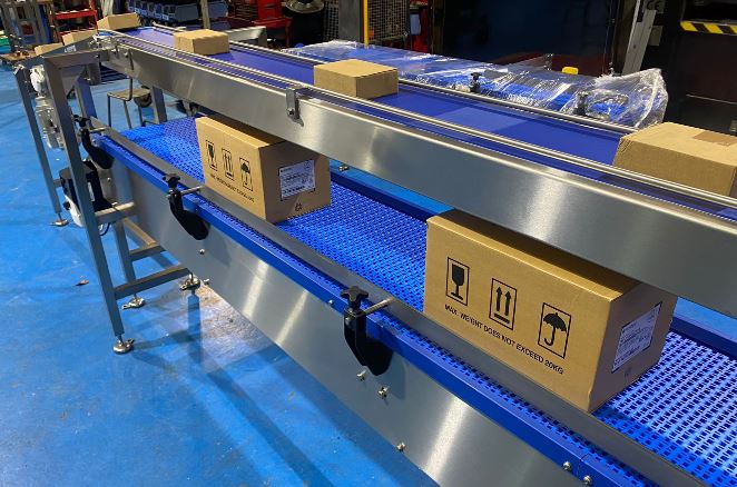 Packing Station with Conveyors