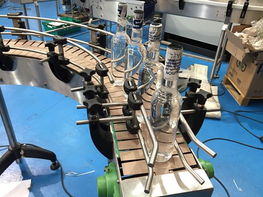 slat conveyor for bottles
